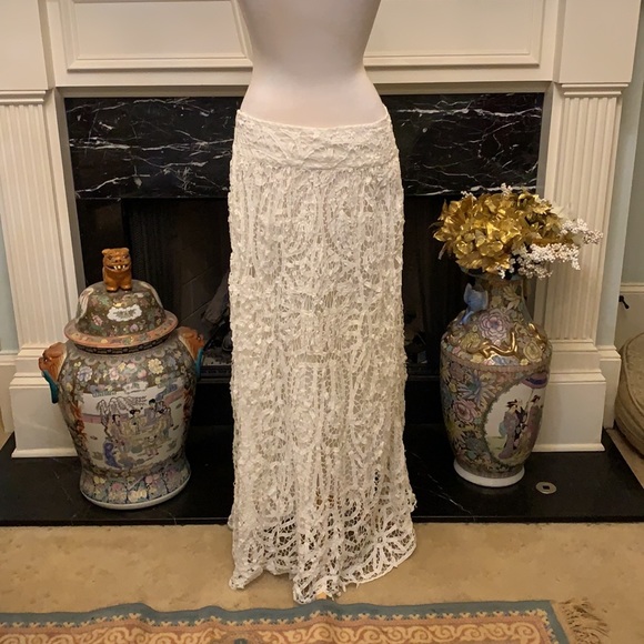NWT “Free People” cream lace maxi skirt. - Picture 4 of 6